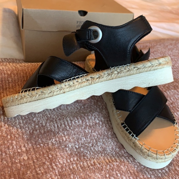 Frye Lula Bow Sandals - Picture 4 of 10